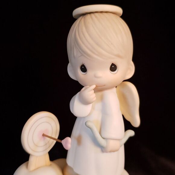 Vintage Precious Moments Porcelain Figurine 1985 "Sending My Love" #100056 - Picture 6 of 7